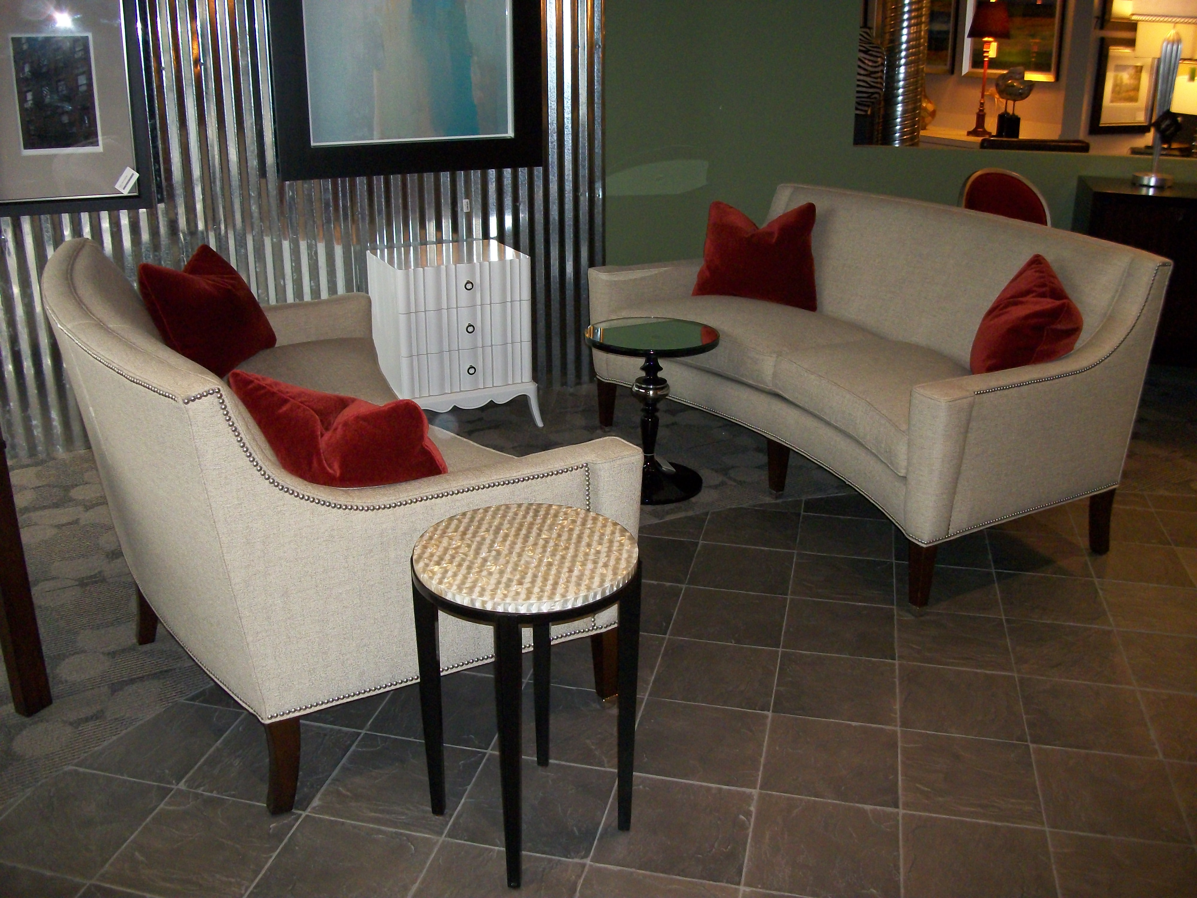 About wholesale furniture resource Spiffy Stuff